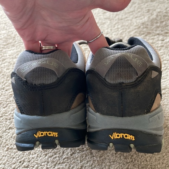 Vasque Mantra Women’s Hiking Shoe 8.5 Olive/Taupe Leather Trail Boot Vibram Sole - Picture 5 of 14